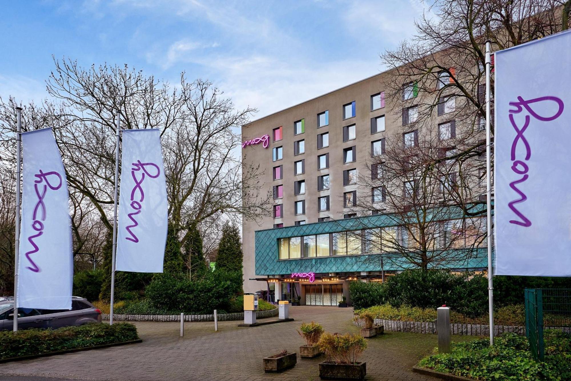 Renaissance Hotel 4*